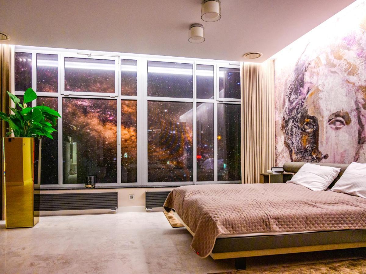 Pietryna Apartments Luxury - Sauna , Jacuzzi , Bezposrednio Przy Ul Piotrkowskiej Лодз Екстериор снимка