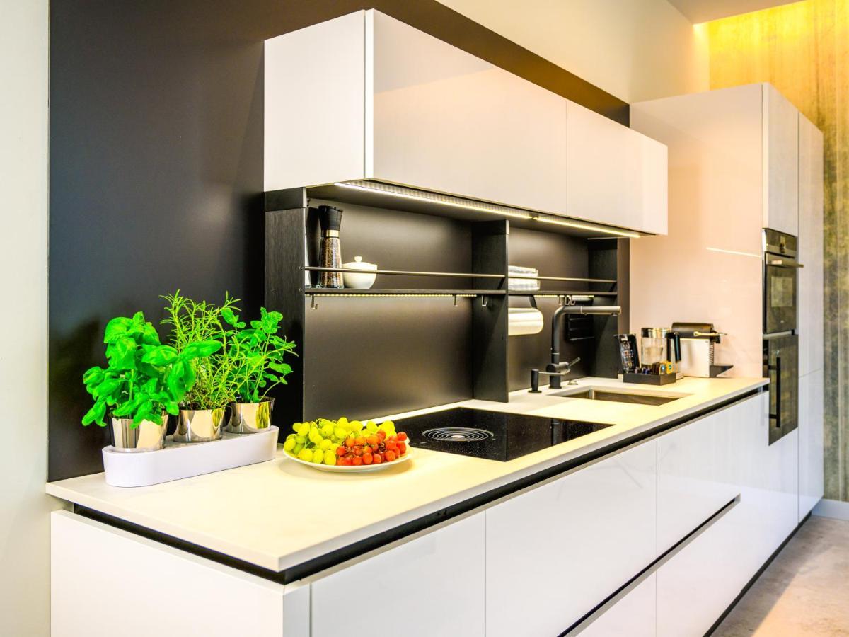 Pietryna Apartments Luxury - Sauna , Jacuzzi , Bezposrednio Przy Ul Piotrkowskiej Лодз Екстериор снимка
