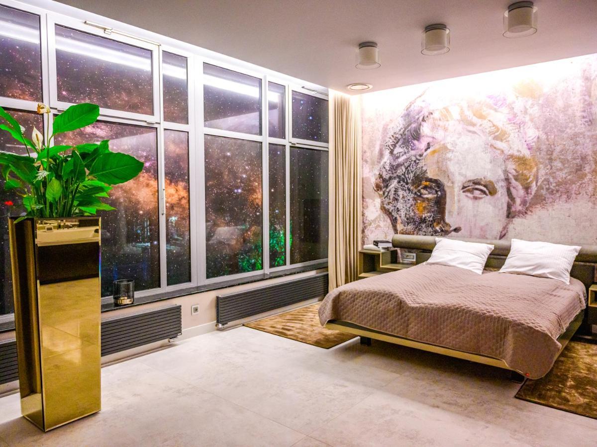 Pietryna Apartments Luxury - Sauna , Jacuzzi , Bezposrednio Przy Ul Piotrkowskiej Лодз Екстериор снимка