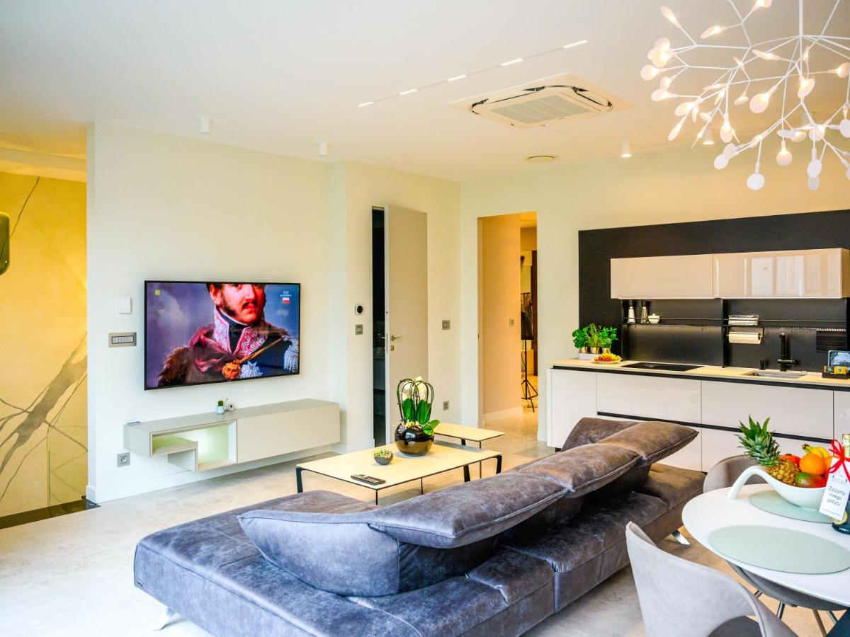 Pietryna Apartments Luxury - Sauna , Jacuzzi , Bezposrednio Przy Ul Piotrkowskiej Лодз Екстериор снимка