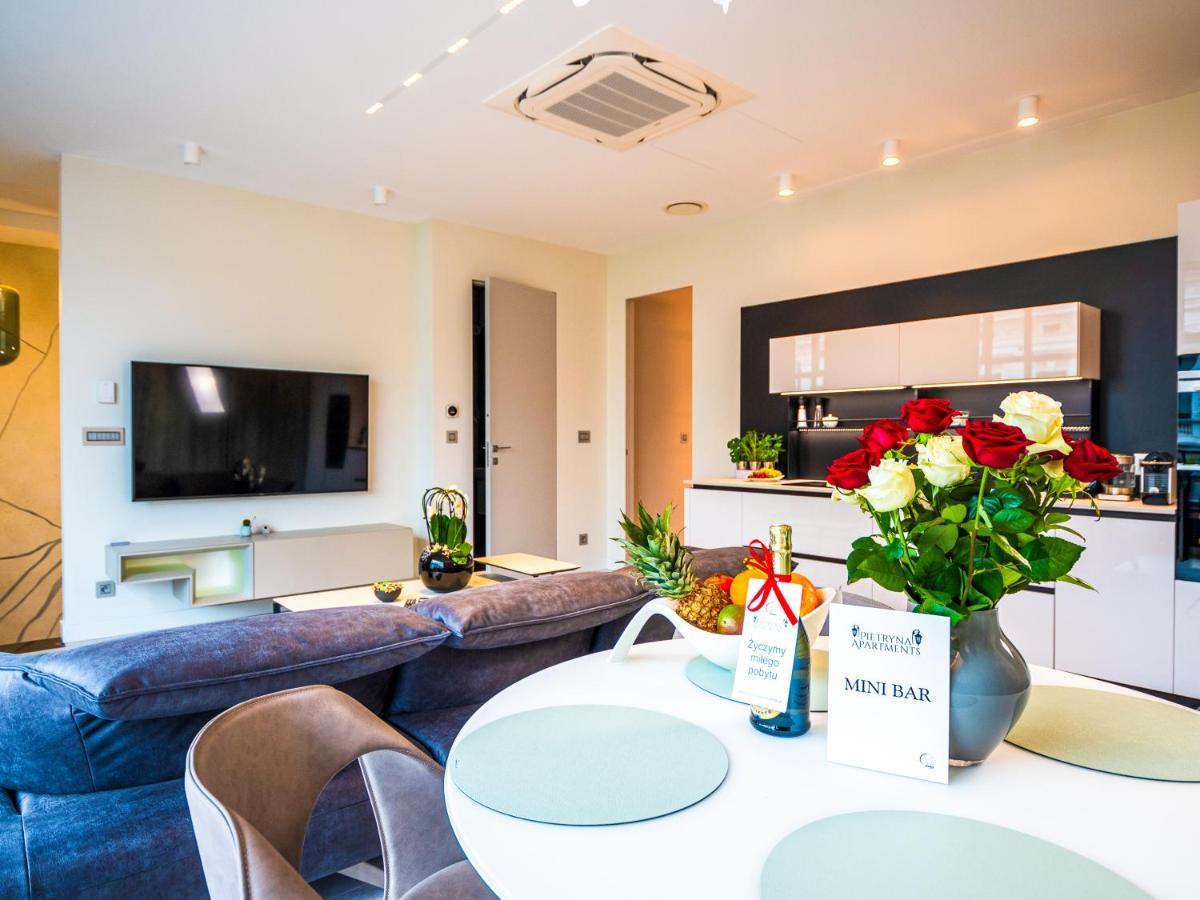 Pietryna Apartments Luxury - Sauna , Jacuzzi , Bezposrednio Przy Ul Piotrkowskiej Лодз Екстериор снимка