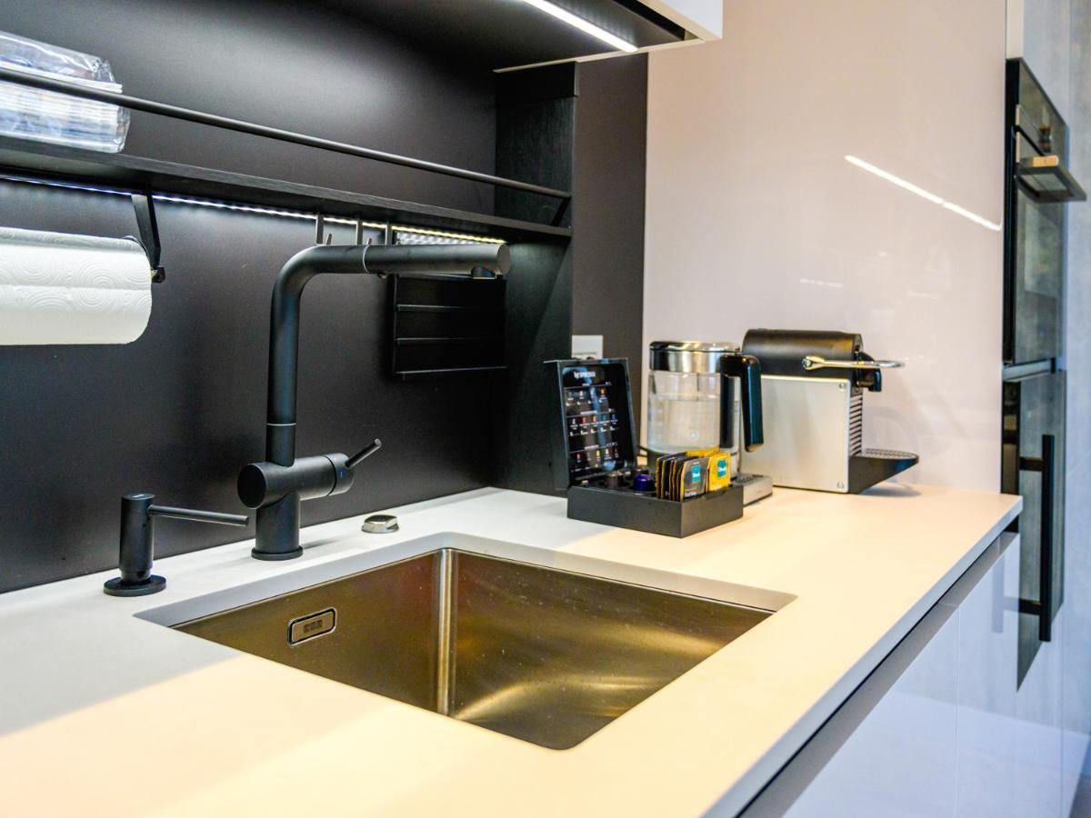 Pietryna Apartments Luxury - Sauna , Jacuzzi , Bezposrednio Przy Ul Piotrkowskiej Лодз Екстериор снимка