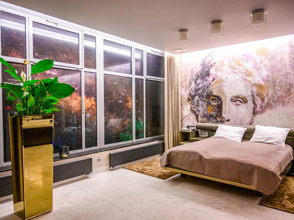 Pietryna Apartments Luxury - Sauna , Jacuzzi , Bezposrednio Przy Ul Piotrkowskiej Лодз Екстериор снимка