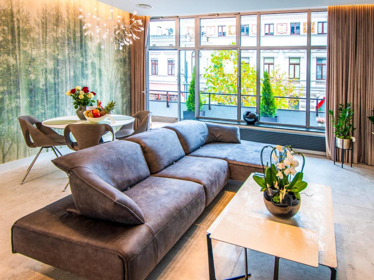 Pietryna Apartments Luxury - Sauna , Jacuzzi , Bezposrednio Przy Ul Piotrkowskiej Лодз Екстериор снимка