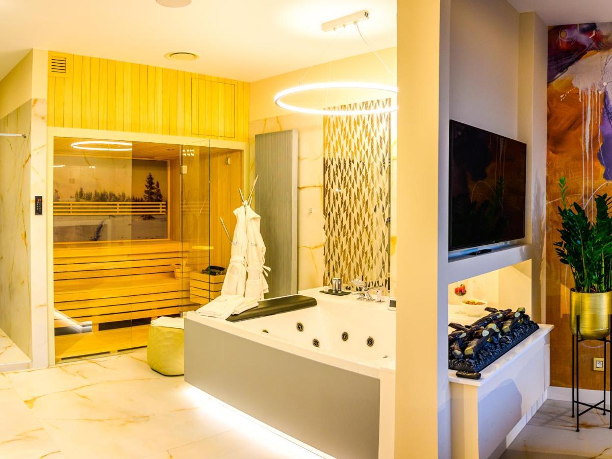 Pietryna Apartments Luxury - Sauna , Jacuzzi , Bezposrednio Przy Ul Piotrkowskiej Лодз Екстериор снимка