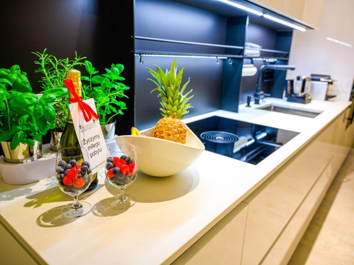 Pietryna Apartments Luxury - Sauna , Jacuzzi , Bezposrednio Przy Ul Piotrkowskiej Лодз Екстериор снимка