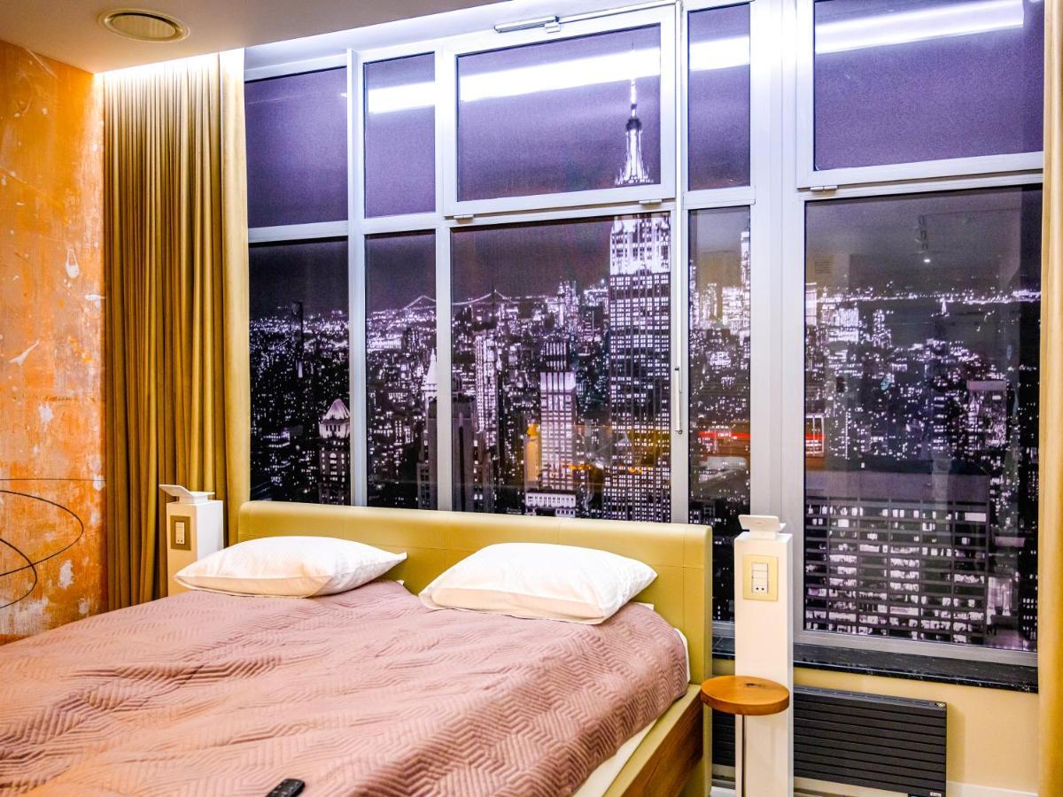Pietryna Apartments Luxury - Sauna , Jacuzzi , Bezposrednio Przy Ul Piotrkowskiej Лодз Екстериор снимка